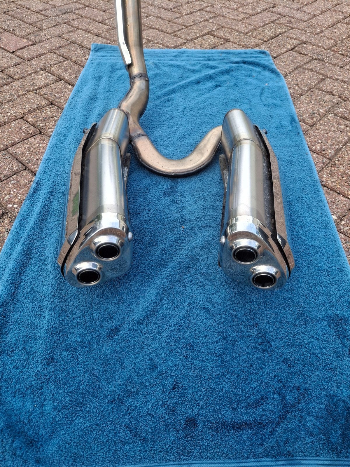Honda VFR 800 uitlaat demper, Ophalen