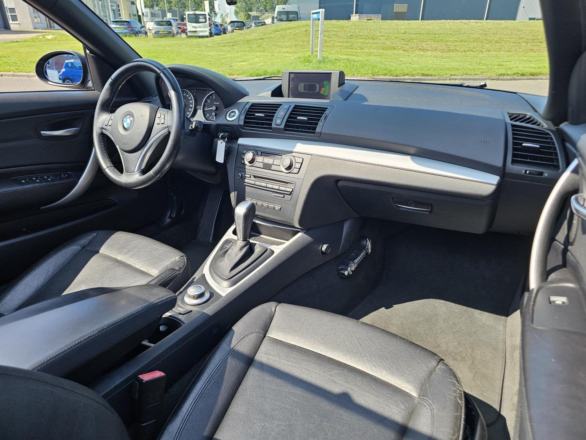 BMW 1-serie Cabrio 118i High Executive Automaat, Zwart, Cabriolet, 4 stoelen, Zwart