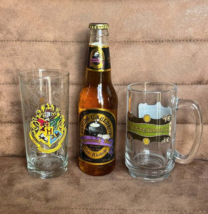 Harry Potter Butter Beer set met 2 glazen, Ophalen of Verzenden, Zo goed als nieuw, Gebruiksvoorwerp