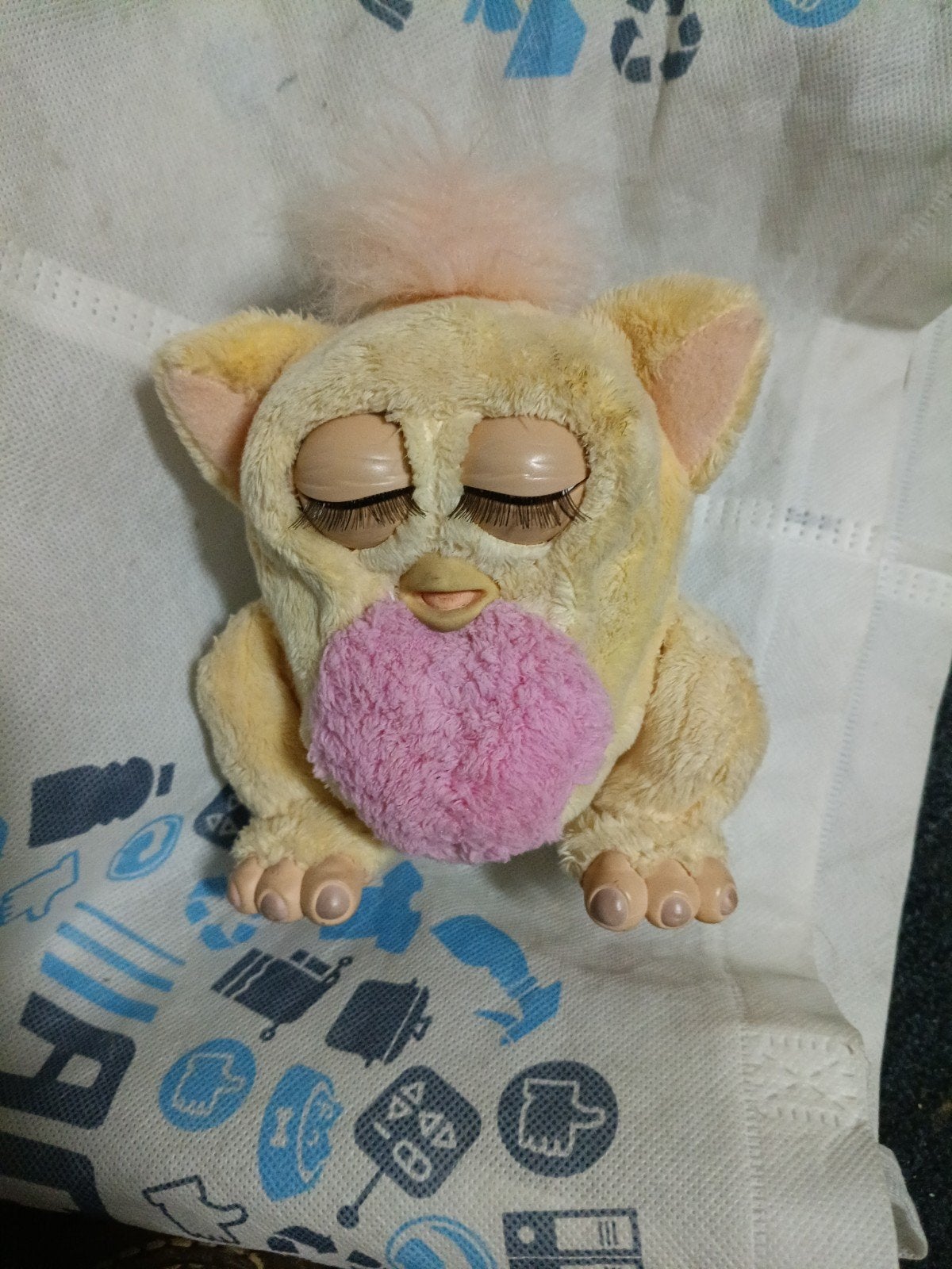 Furby knuffel - Geel met roze buik, Gebruikt, Overige merken, Overige typen, Ophalen of Verzenden