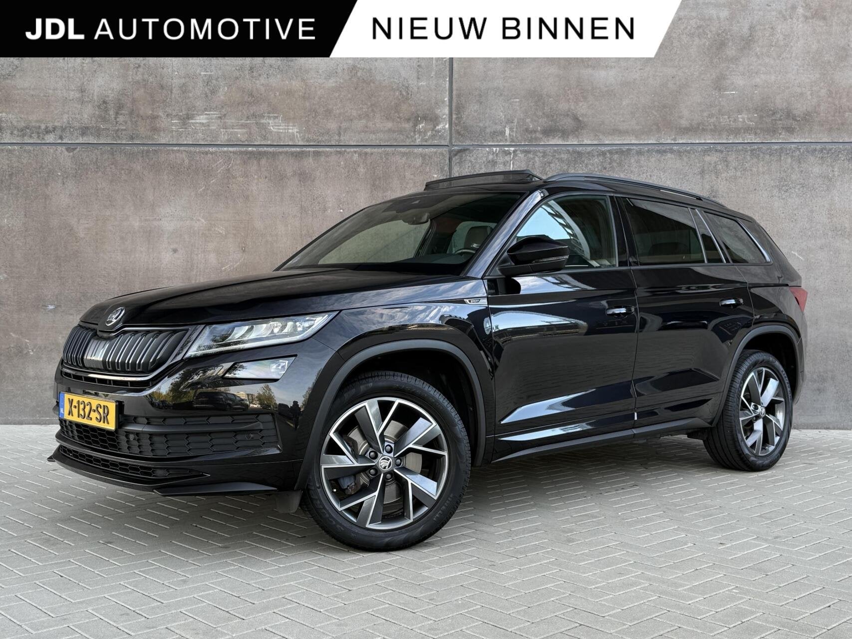 Skoda Kodiaq 2.0 TSI 4x4 Sportline Business | Panorama dak |, Auto's, Automaat, Dealer onderhouden, Gebruikt, Zwart