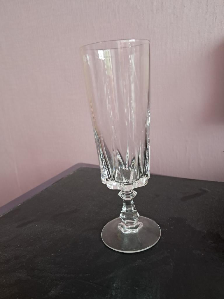 Elegant kristallen wijnglas met geslepen details, Ophalen of Verzenden