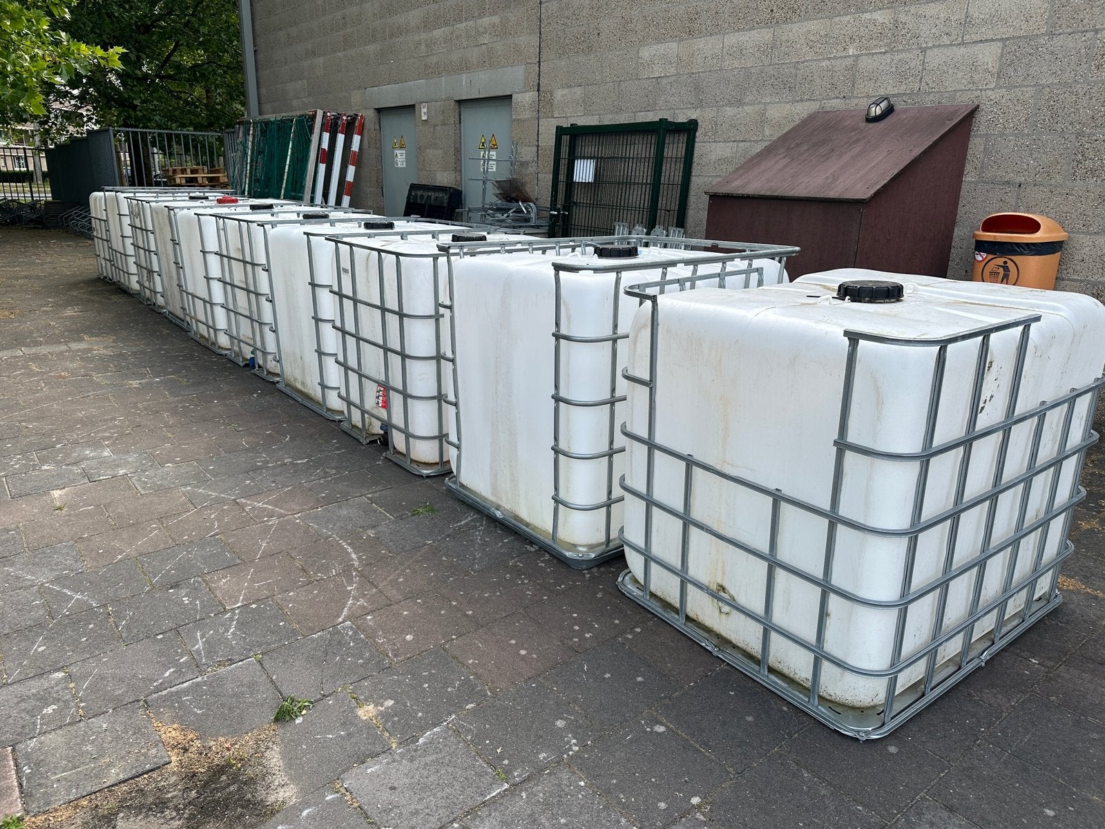 IBC tank 1000 liter (schoon), Tuin en Terras, Regentonnen, 150 liter of meer, Ophalen, Zo goed als nieuw