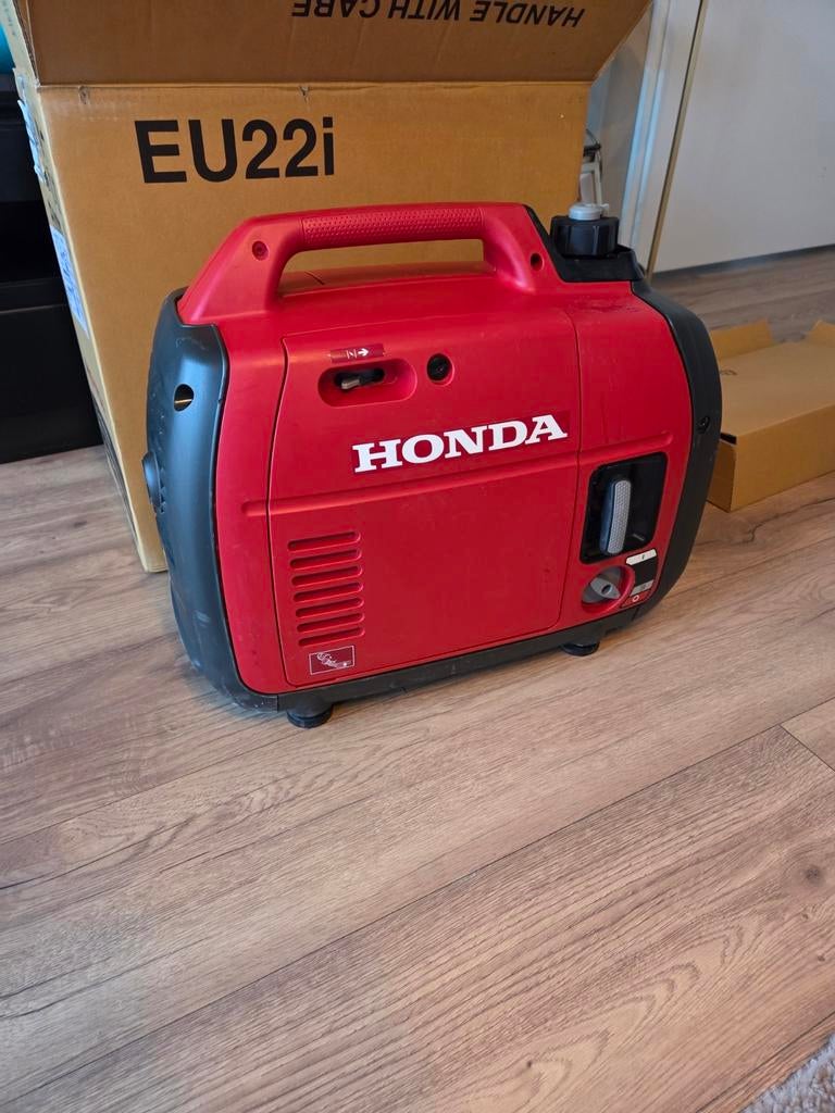 Honda EU22i Generator - Zo goed als nieuw, Doe-het-zelf en Verbouw, Aggregaten, Ophalen of Verzenden, Zo goed als nieuw, Minder dan 5 kVA