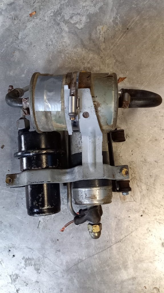 BMW E30 benzinepomp compleet met accumulator en steun getest, Ophalen, Gebruikt