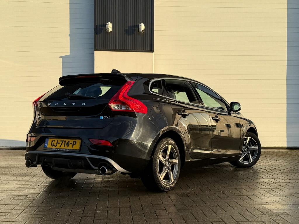 Volvo V40 1.6 T4 | 210 PK | Distributie Vervangen | Automaat, 1596 cc, Zwart, 4 cilinders, 700 kg