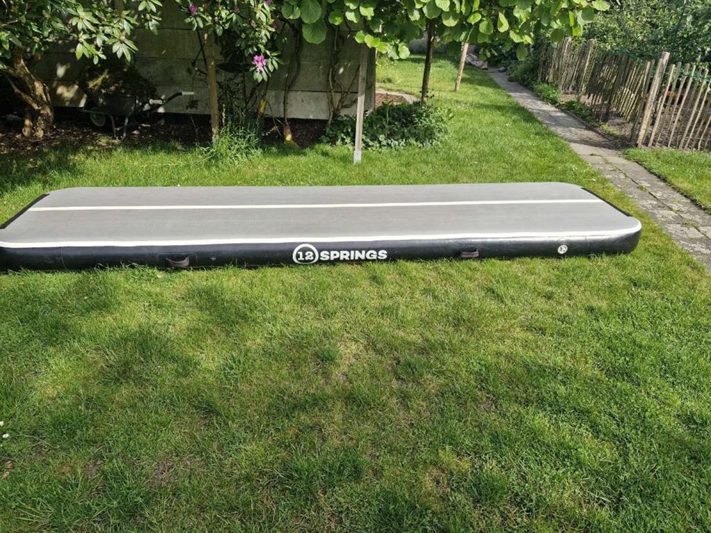 Airtrack 12springs 4m x 1m met pomp en draagzak, Ophalen, Zo goed als nieuw, Materiaal