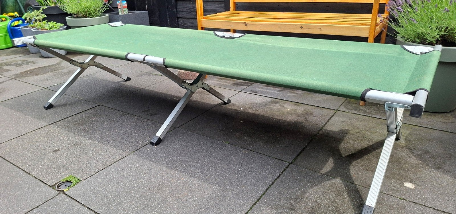 1 groen veldbed/stretcher/logeerbed/ campingbed., Ophalen, Gebruikt