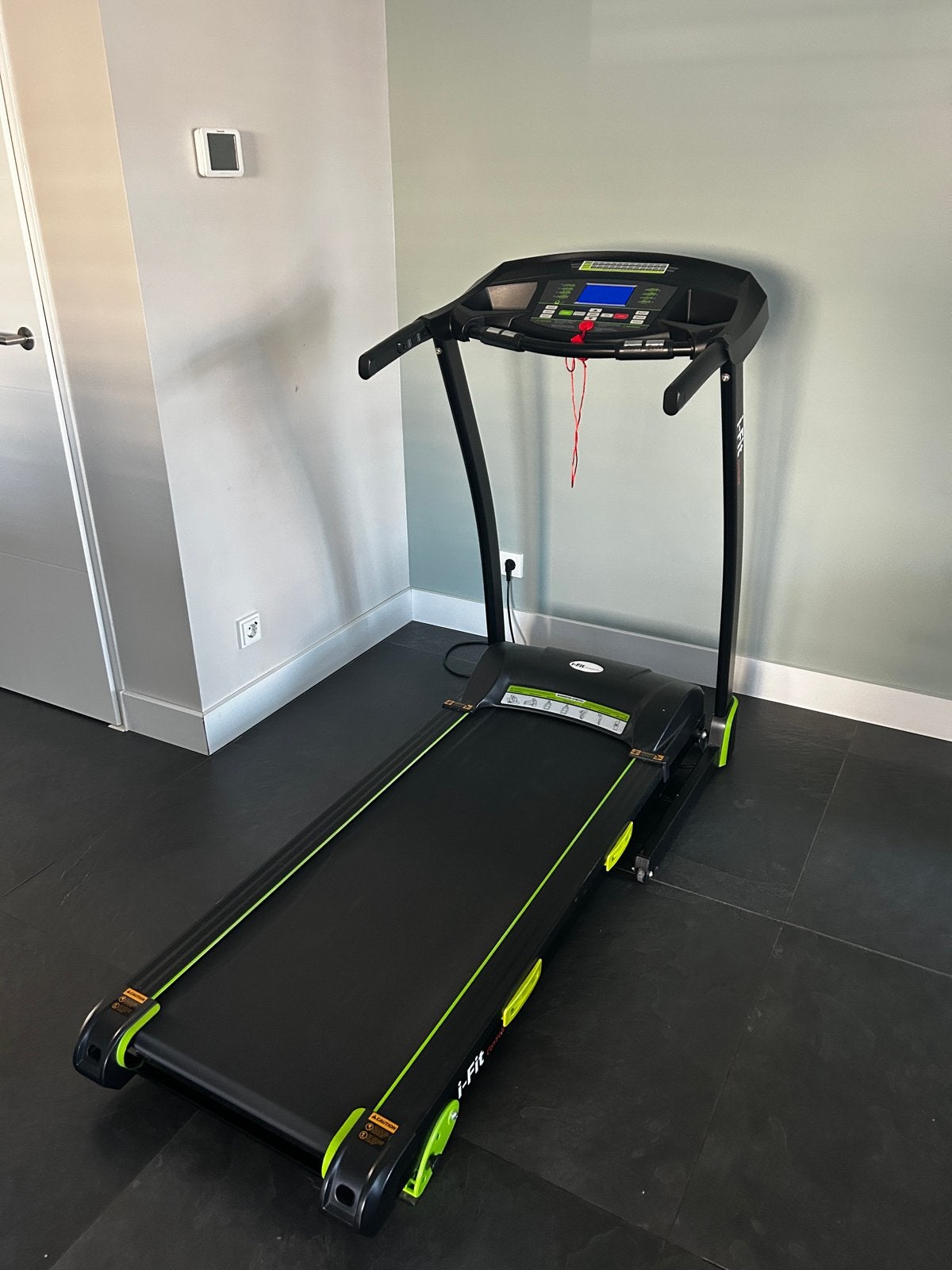 i-Fit controle Hardloopband met stille motor, z.g.a.n., Ophalen, Zo goed als nieuw, Metaal, Loopband