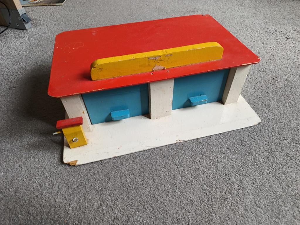Houten garage speelgoed, Ophalen of Verzenden