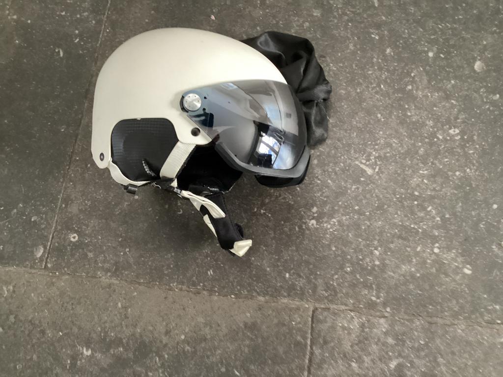 Skihelm met vizier - Wit, Sport en Fitness, Skiën en Langlaufen, Gebruikt, Overige typen, Skiën, Ophalen
