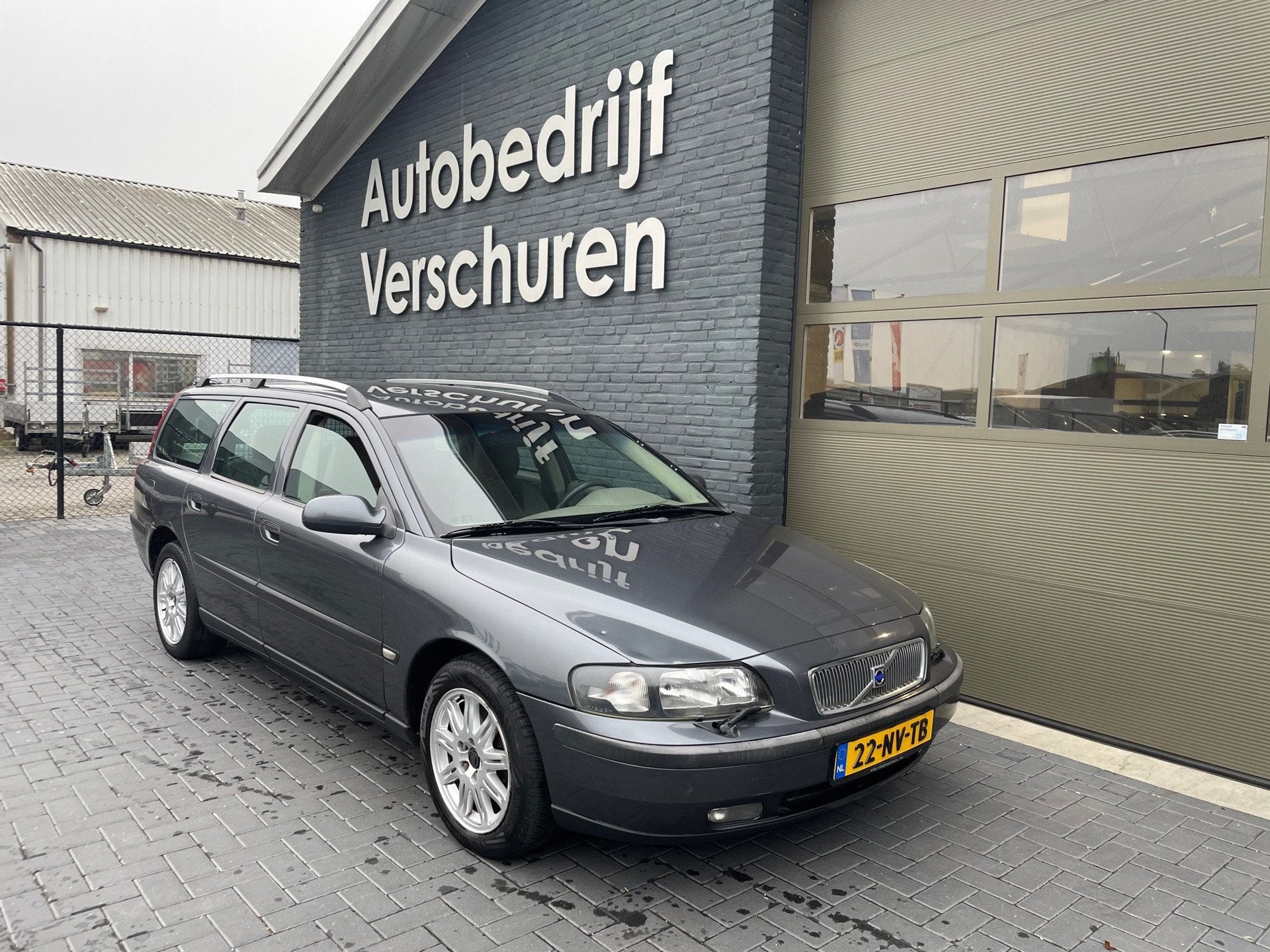 Volvo V70 2.4 Edition II trekhaak, Auto's, Voorwielaandrijving, Beige, Leder en Stof, Euro 4