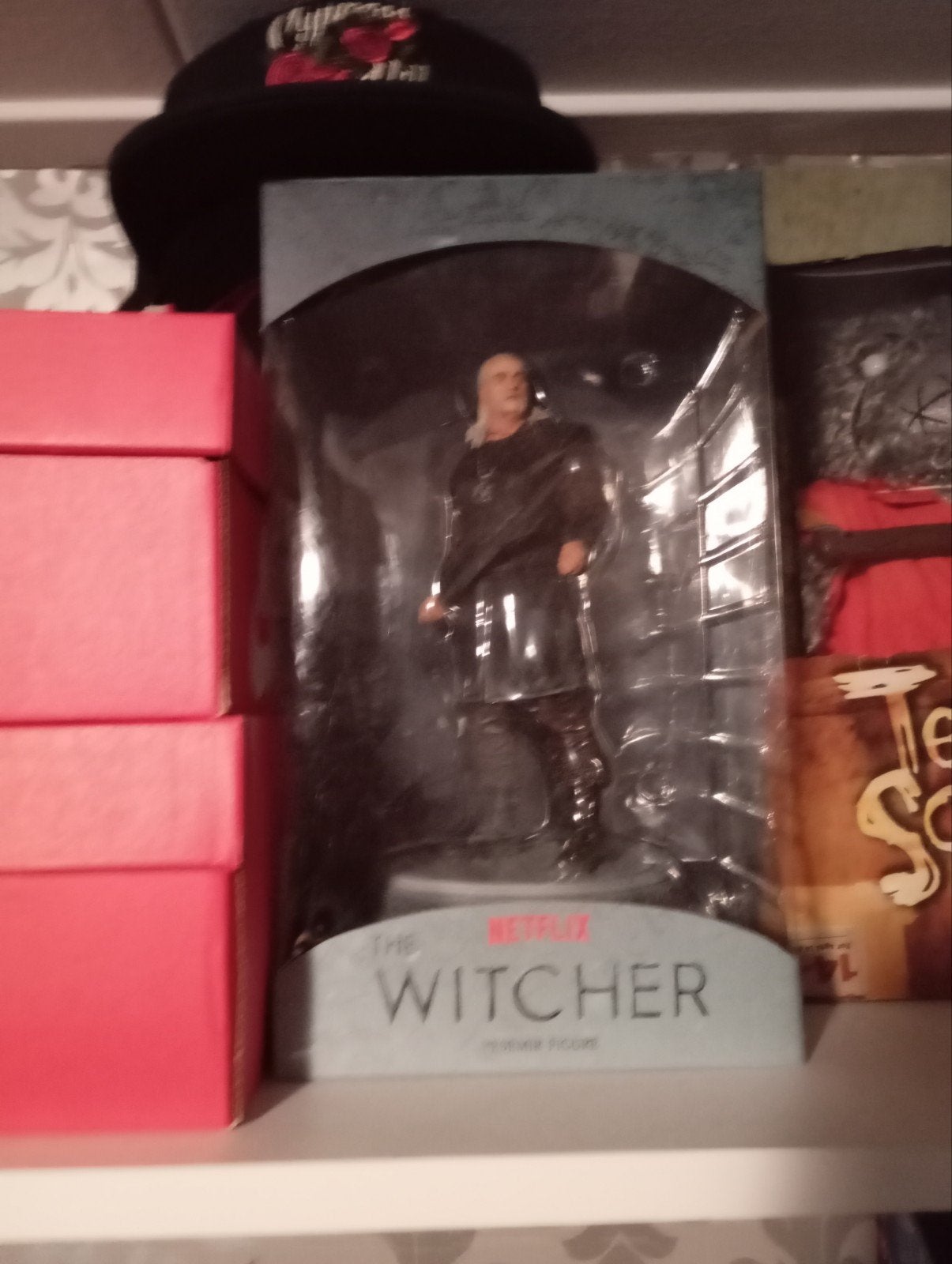 Netflix the Witcher statue, Verzamelen, Film en Tv, Ophalen, Zo goed als nieuw, Tv, Beeldje, Replica of Model