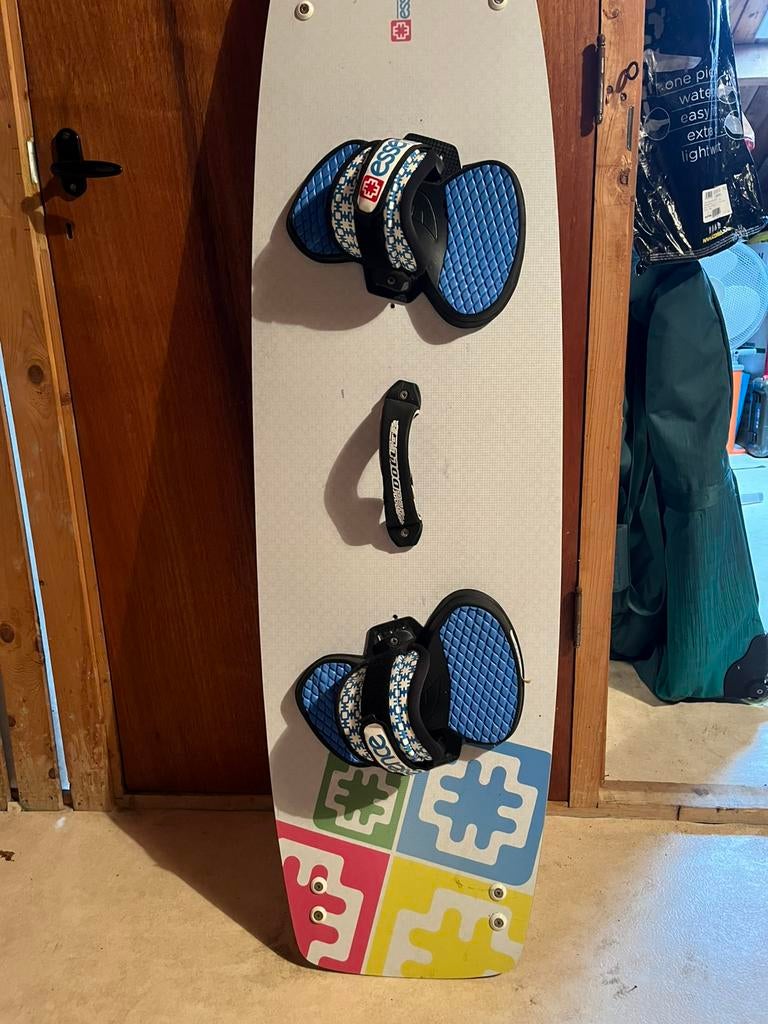 Kiteboard/kites/kitebar opruiming duotone beginner spullen, Watersport en Boten, Kitesurfen, Kitesurf-set, Twintip, 9 m², Ophalen of Verzenden
