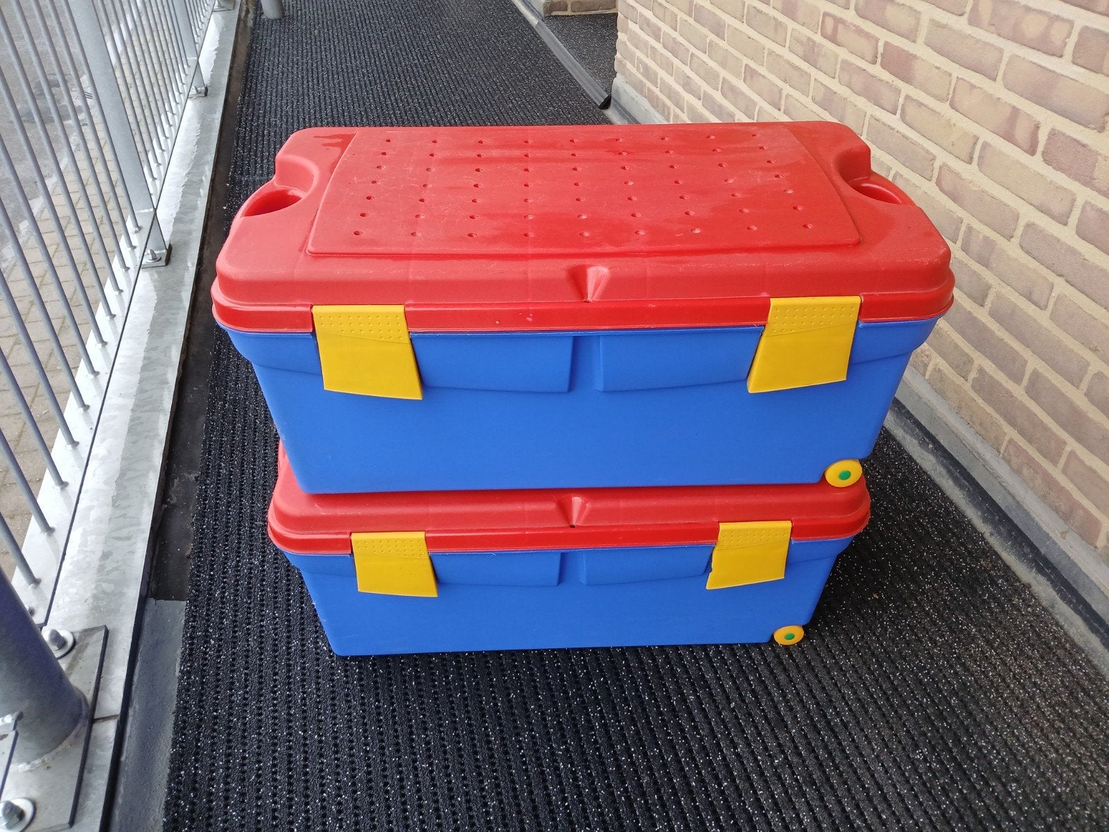 Kunststof opbergboxen. 2 STUKS., Ophalen, Gebruikt, Overige materialen