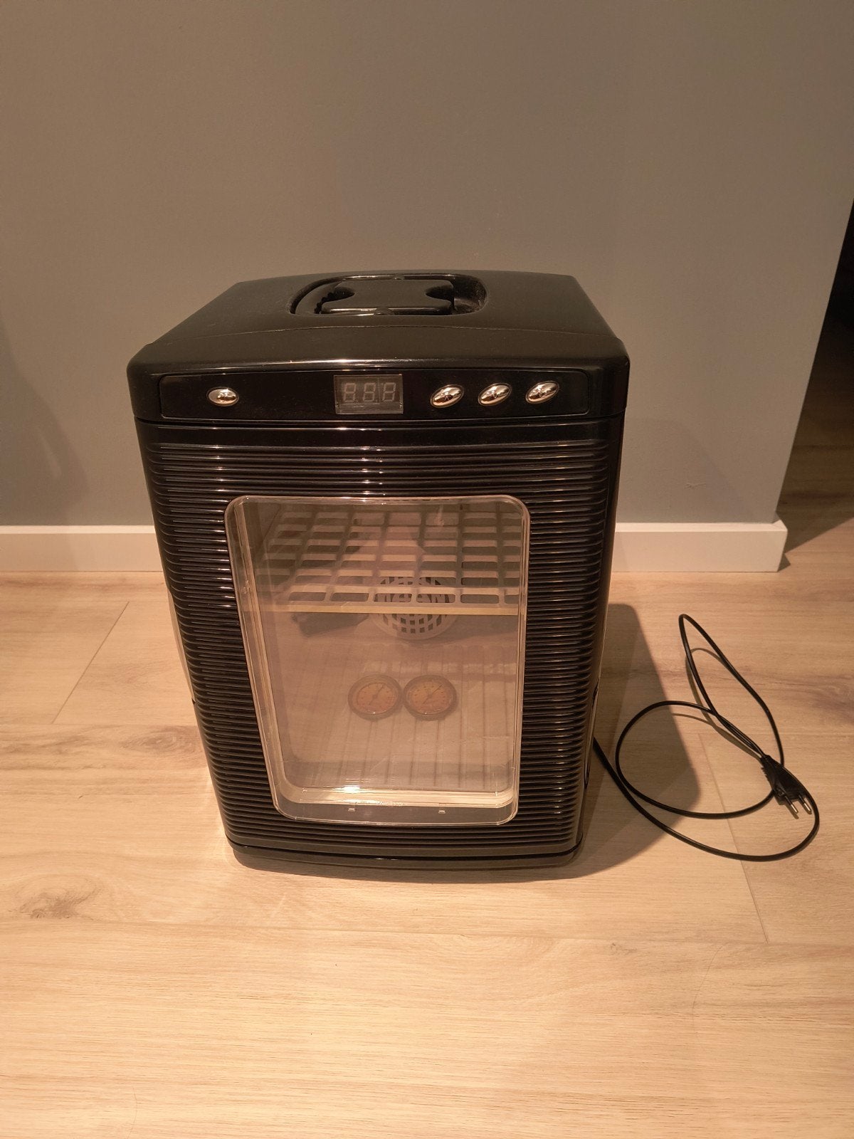 Compacte mini koelkast - MODEL BCR-25, Ophalen, Minder dan 75 liter, Zonder vriesvak, Gebruikt