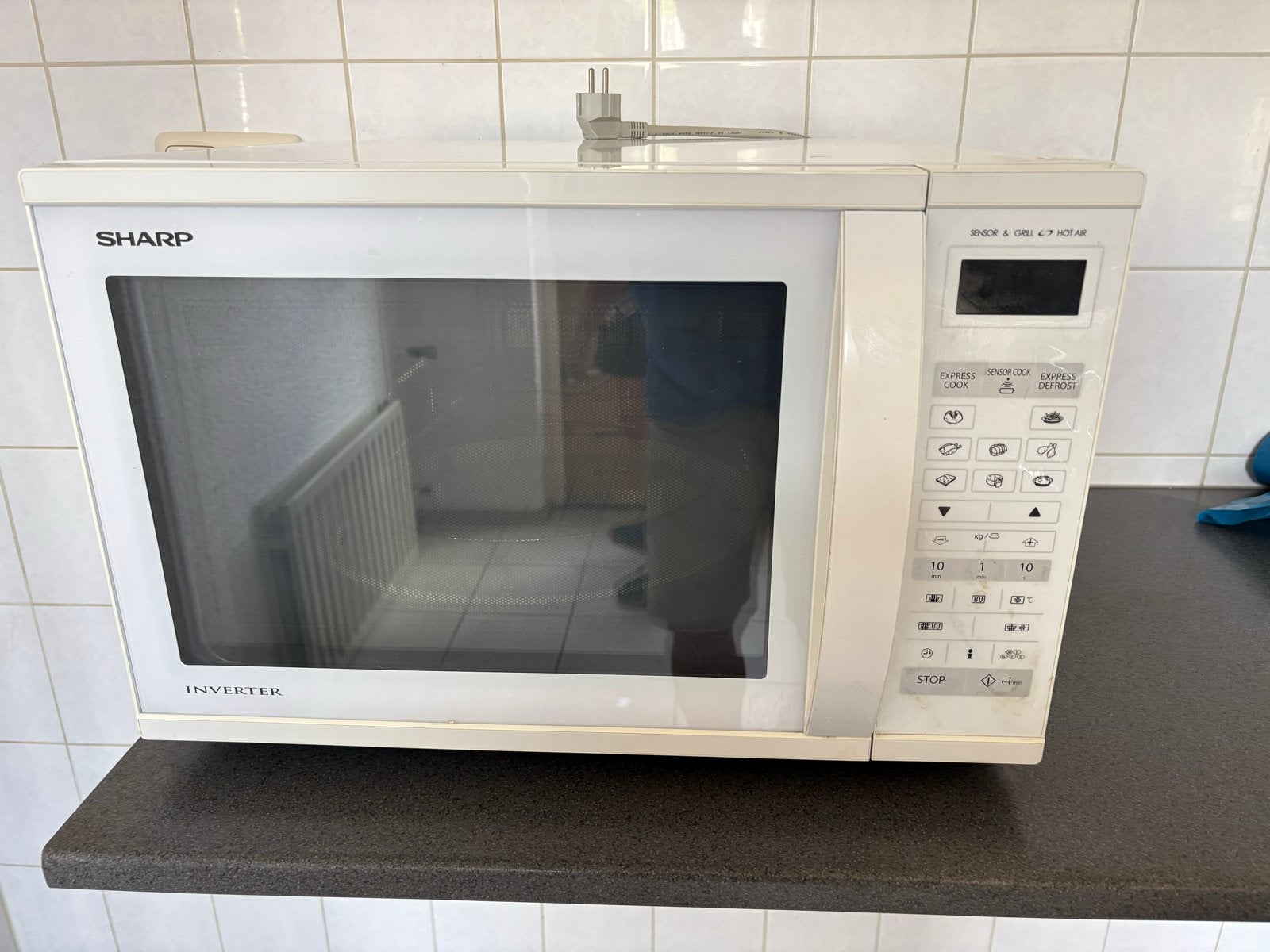 Sharp Combimagnetron met Grill en Hete Lucht, Combimagnetron, Gebruikt, Minder dan 45 cm, Grill