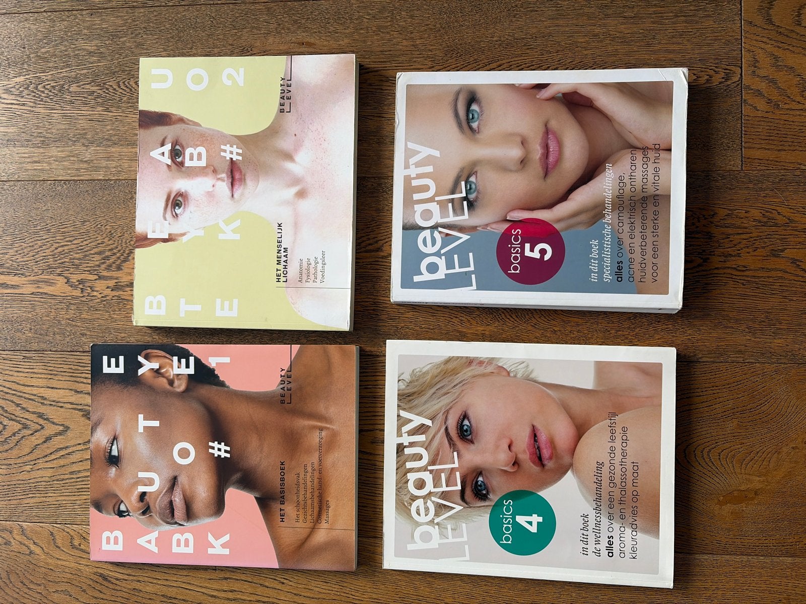 Beauty Level Boekenreeks: Basics 1, 2, 4 en 5, Boeken, Ophalen of Verzenden, Gelezen, Gezondheid en Conditie