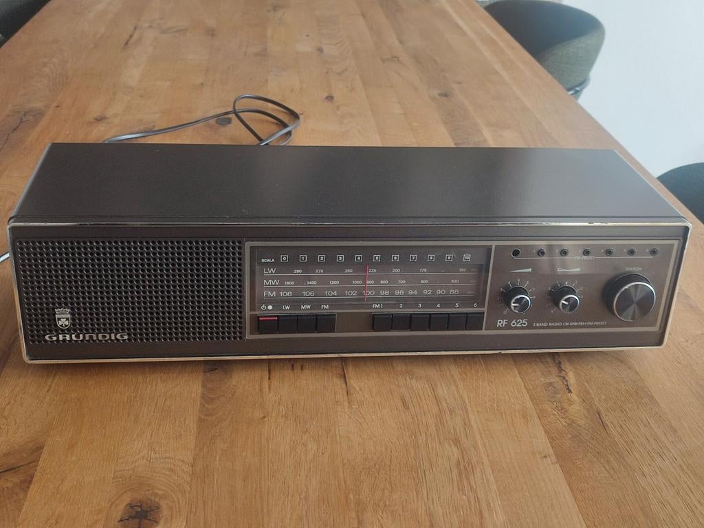 Vintage radio Grundig RF 625 radio jaren 80 FM LW MW, Ophalen of Verzenden, Gebruikt, Radio