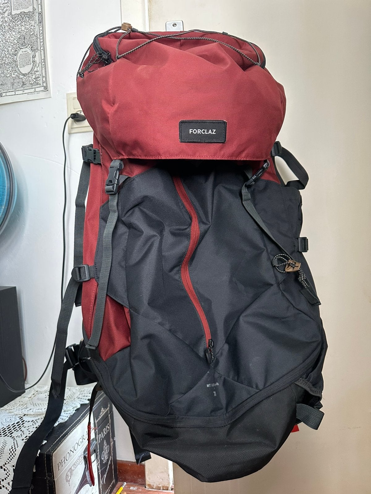 Forclaz 70L Trekkingrugzak –Inclusief Regenhoes– Goede Staat, 40 cm of meer, Zo goed als nieuw, Waterdicht, 60 cm of meer