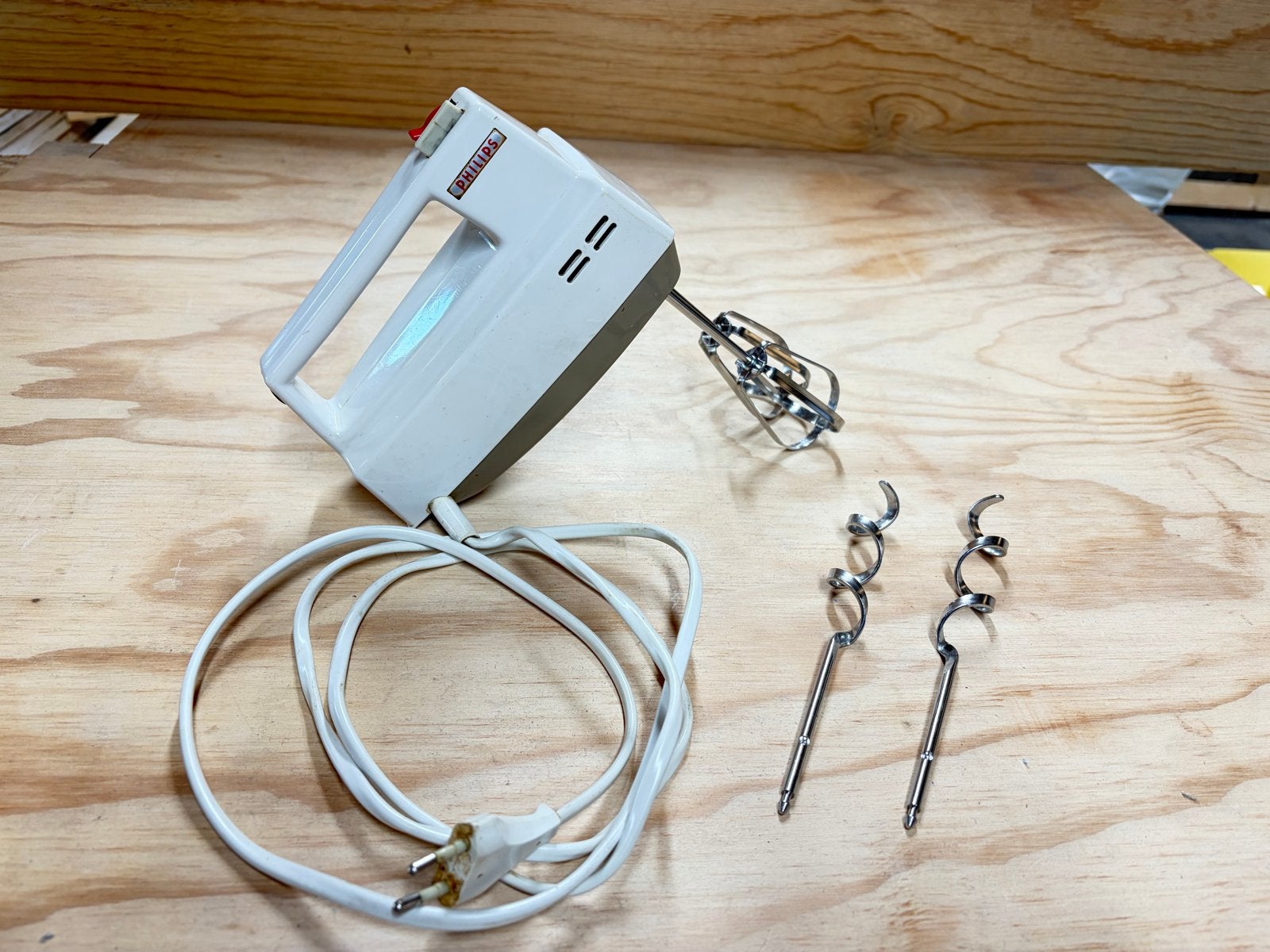 Vintage Philips handmixer met 3 snelheden, Ophalen of Verzenden, Gebruikt, 3 snelheden of meer