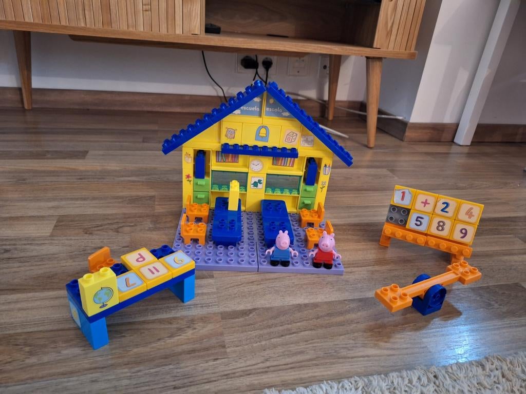 Bib Bloxx Peppa Big school, Kinderen en Baby's, Speelgoed | Duplo en Lego, Compleet, Ophalen of Verzenden, Zo goed als nieuw, Duplo