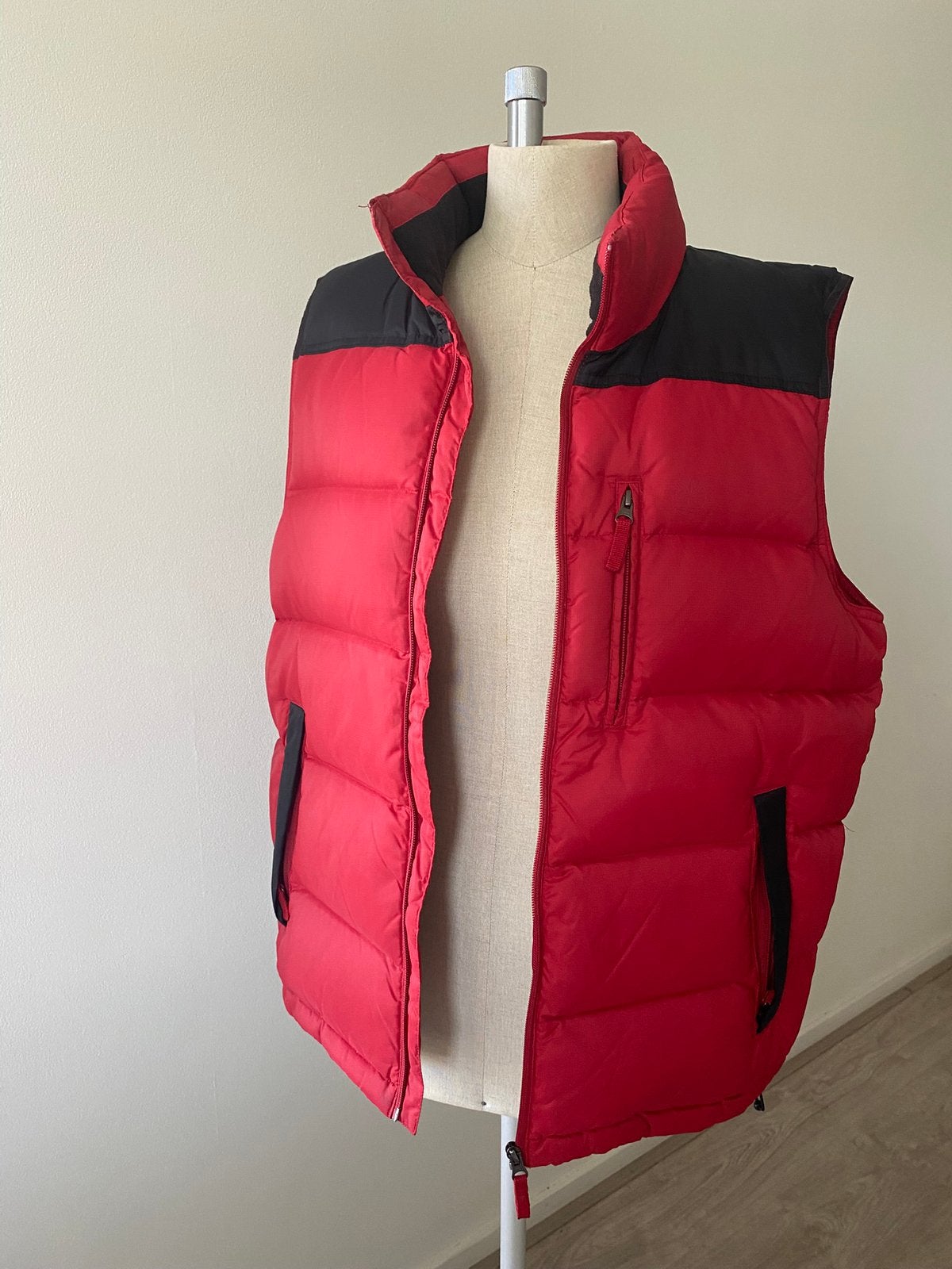 Timberland dons Bodywarmer / Puffer Gilet - L, Ophalen of Verzenden, Zo goed als nieuw, Maat 52/54 (L), Rood