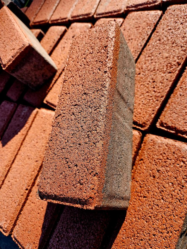 56 m2 nieuwe strakke dikformaten rood-oranje, Tuin en Terras, Tegels en Klinkers, Klinkers, Nieuw, Ophalen of Verzenden, 10 m² of meer