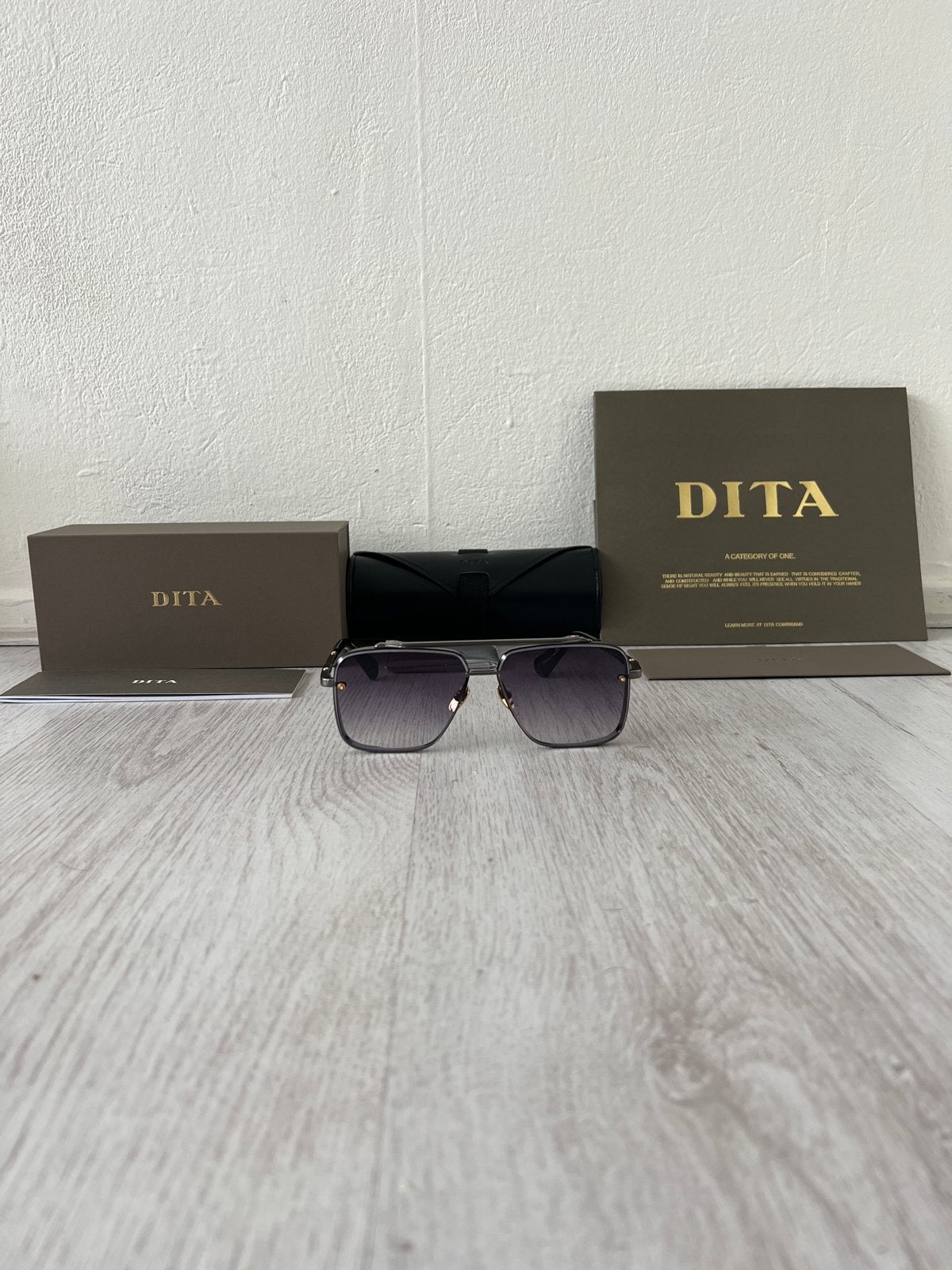 Dita Mach Six - NIEUW, Sieraden, Tassen en Uiterlijk, Zonnebrillen en Brillen | Dames, Overige merken, Zonnebril, Zwart, Nieuw