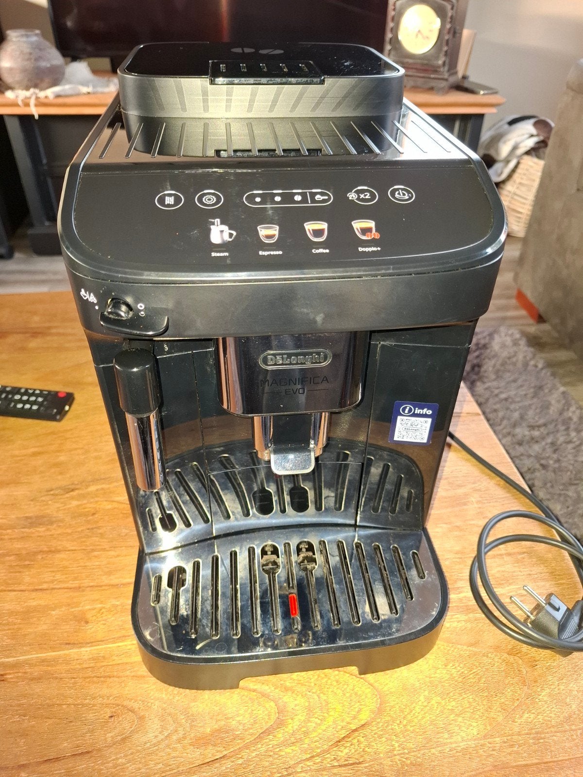 De'Longhi Magnifica Evo koffiemachine - 1 jaar oud, nagezien