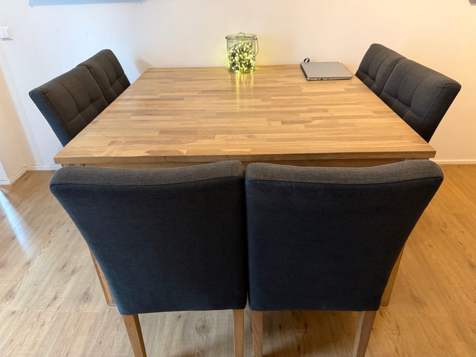 Mooie Vierkante Eiken Eethoek (130x130) + 6 Grijze Stoelen, Huis en Inrichting, Ophalen, 100 tot 150 cm, Zo goed als nieuw, Vijf personen of meer