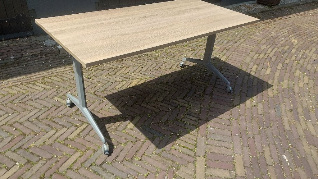 opklapbare en verrijdbare tafel, Ophalen of Verzenden, Zo goed als nieuw