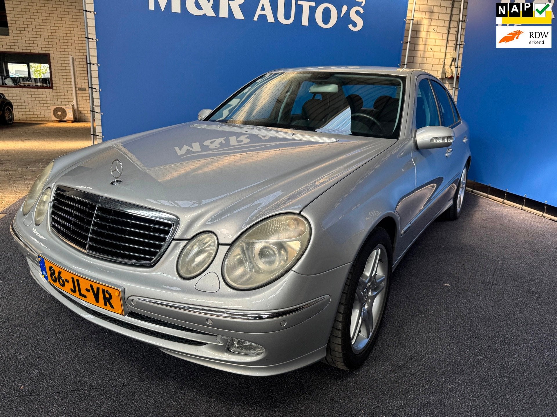 Mercedes-Benz E-klasse 240 Avantgarde Automaat, Auto's, Automaat, Achterwielaandrijving, Gebruikt, 2597 cc