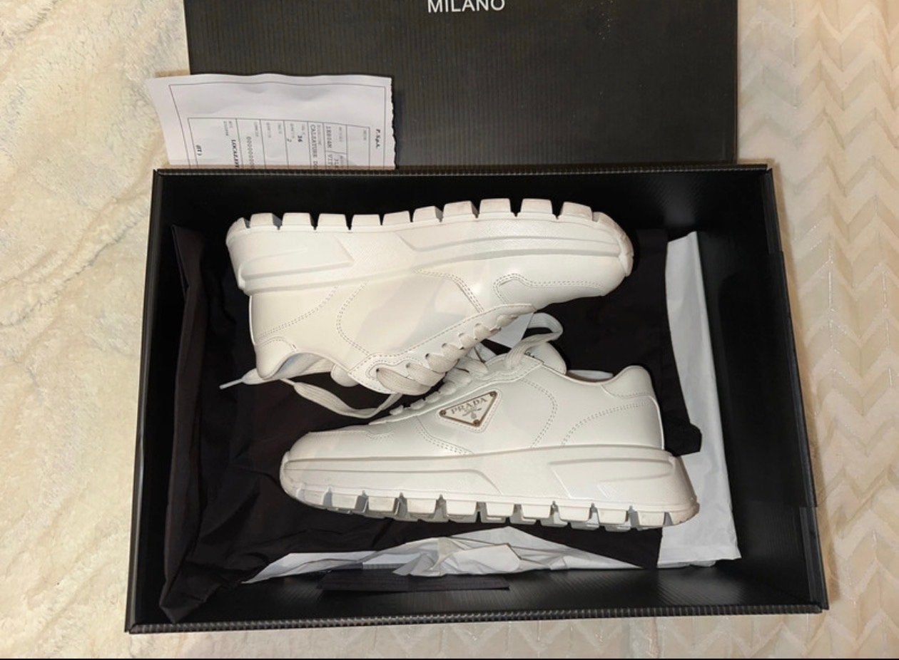 Prada sneakers zomercollectie - Nieuw, 1x gepast, Kleding | Dames, Schoenen, Wit, Nieuw, Ophalen of Verzenden, Sneakers of Gympen