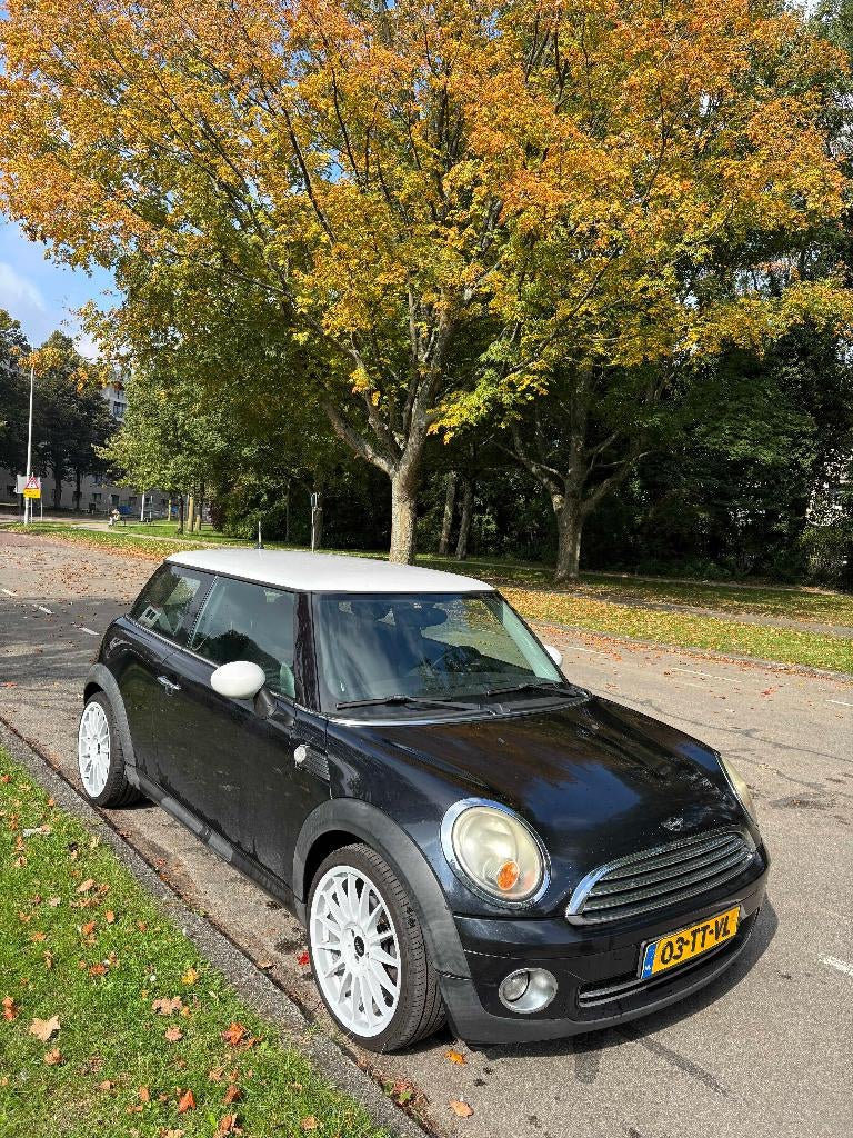 Mini Cooper Chili 1.6 | Goed onderhouden | Nieuwe APK, Auto's, Mini, Voorwielaandrijving, 4 cilinders, Leder en Stof, 49 €/maand