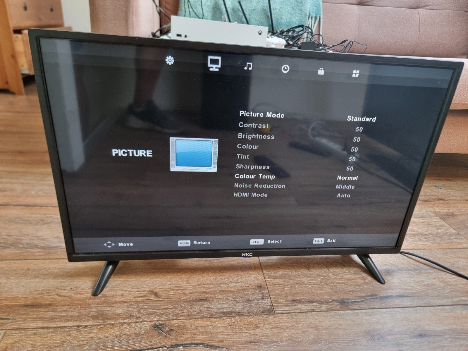 HKC 32 inch LCD TV - Ideaal als monitor voor gameconsole, Gebruikt, 50 Hz, 80 tot 100 cm, Ophalen
