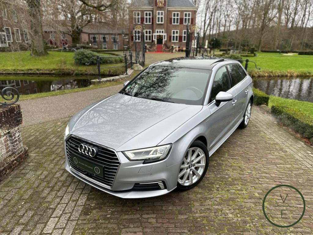 Audi A3 Sportback 1.4 e-tron | Pano | LED | Adaptive | Plug-, Auto's, Stof, Gebruikt, 150 pk, Automatische klimaatregeling