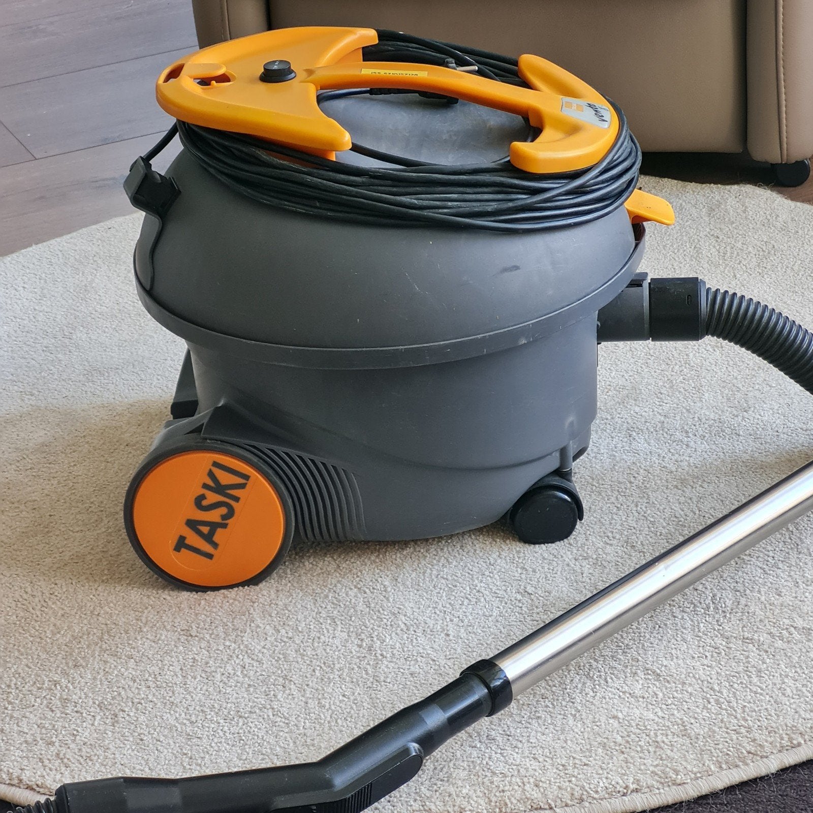 Stofzuiger Taski Vento 8 professioneel, Ophalen