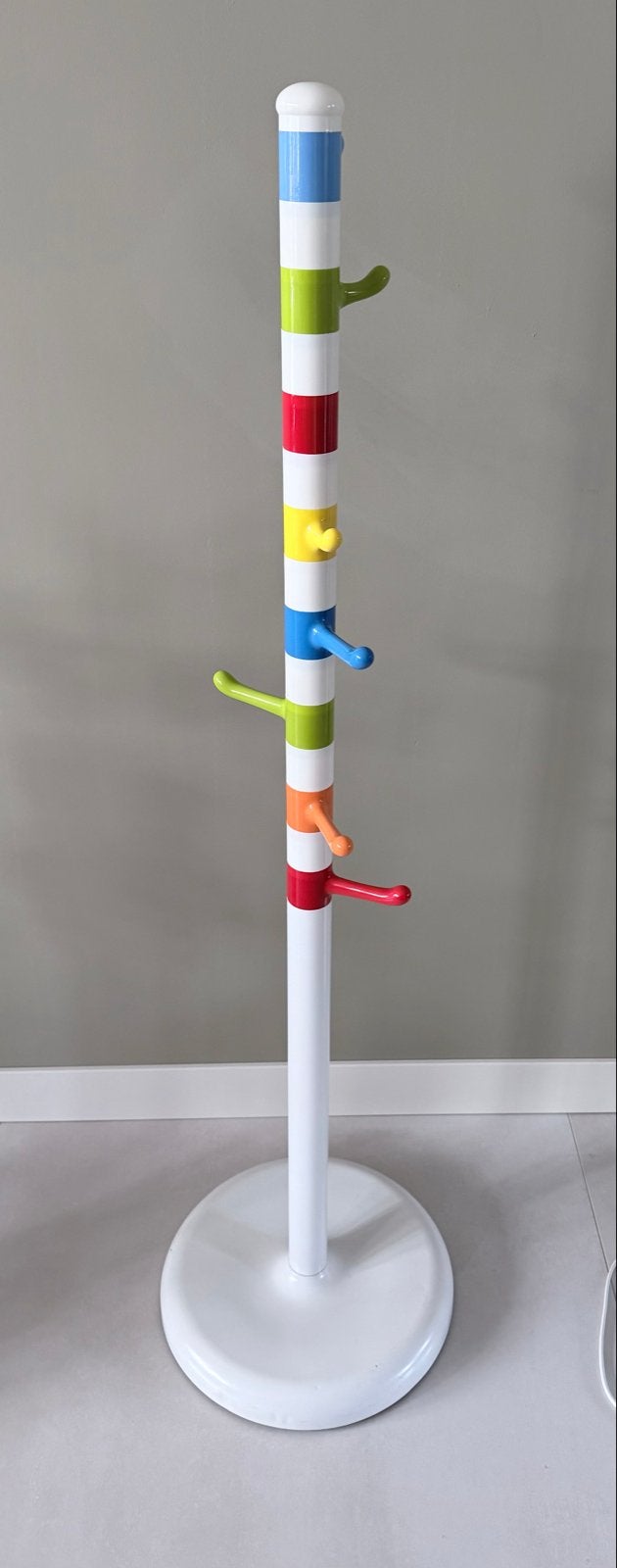 IKEA Krokig staande kapstok voor kinderen, Huis en Inrichting, Woonaccessoires | Kapstokken, Ophalen, 100 tot 150 cm, Zo goed als nieuw
