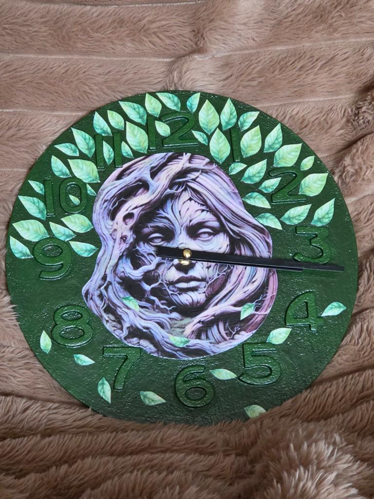Unieke wandklok met decoupage techniek - 30cm doorsnede, Ophalen of Verzenden, Nieuw, Analoog, Wandklok