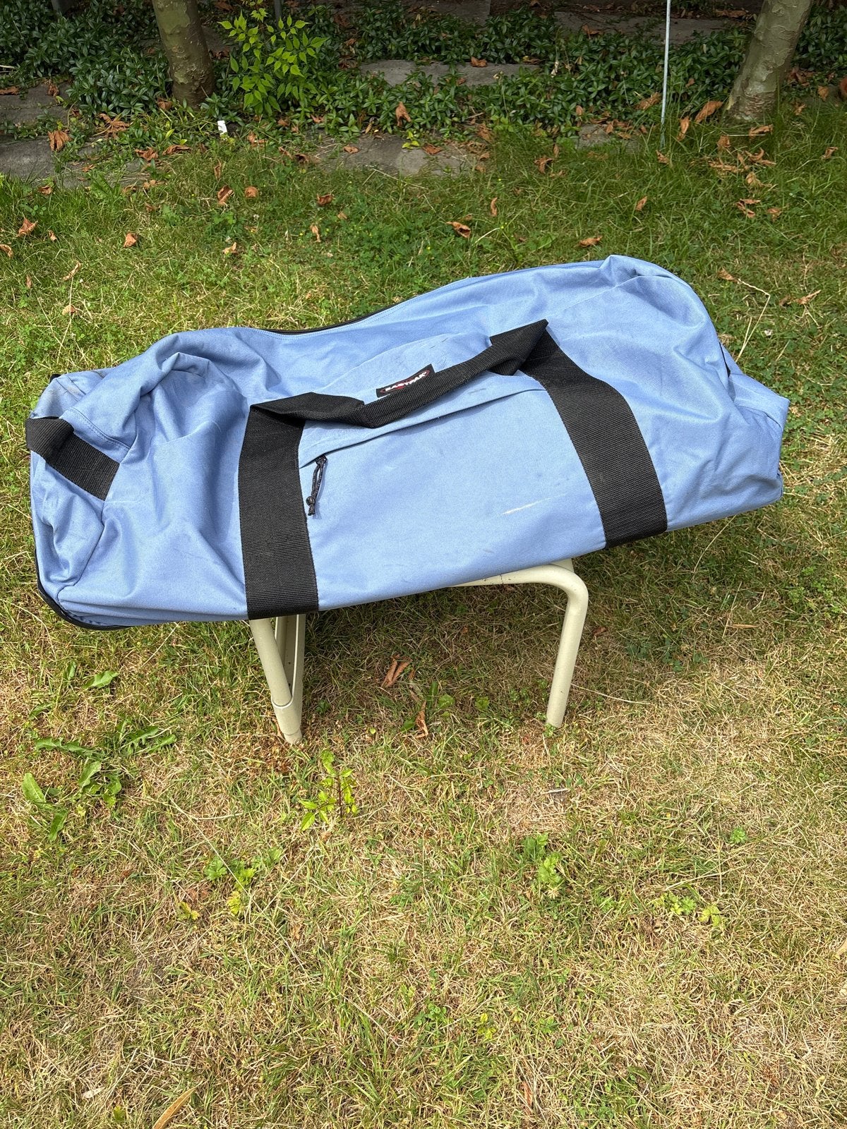 Grote Eastpak reistas (130 L) met harde bodem en wieltjes, 30 cm of meer, Gebruikt, Blauw, 80 cm of meer