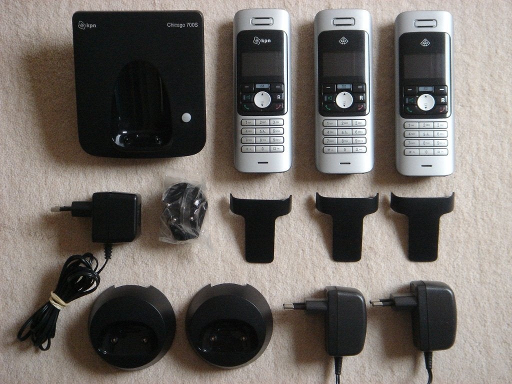 Chicago 700S DECT telefoons met basisstation en 4 handsets !, Ophalen of Verzenden, Gebruikt, 4 handsets of meer