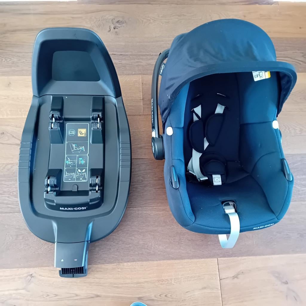 Maxi Cosi CabrioFix i-Size met FamilyFix Isofix + adapters, Ophalen, Zo goed als nieuw, Isofix, 0 t/m 13 kg