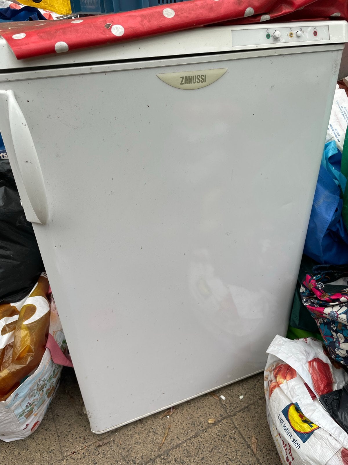 Koopje Zanussi Diepvrieskast - Compact en Efficiënt, Gebruikt, Minder dan 60 cm, Vrijstaand, Ophalen
