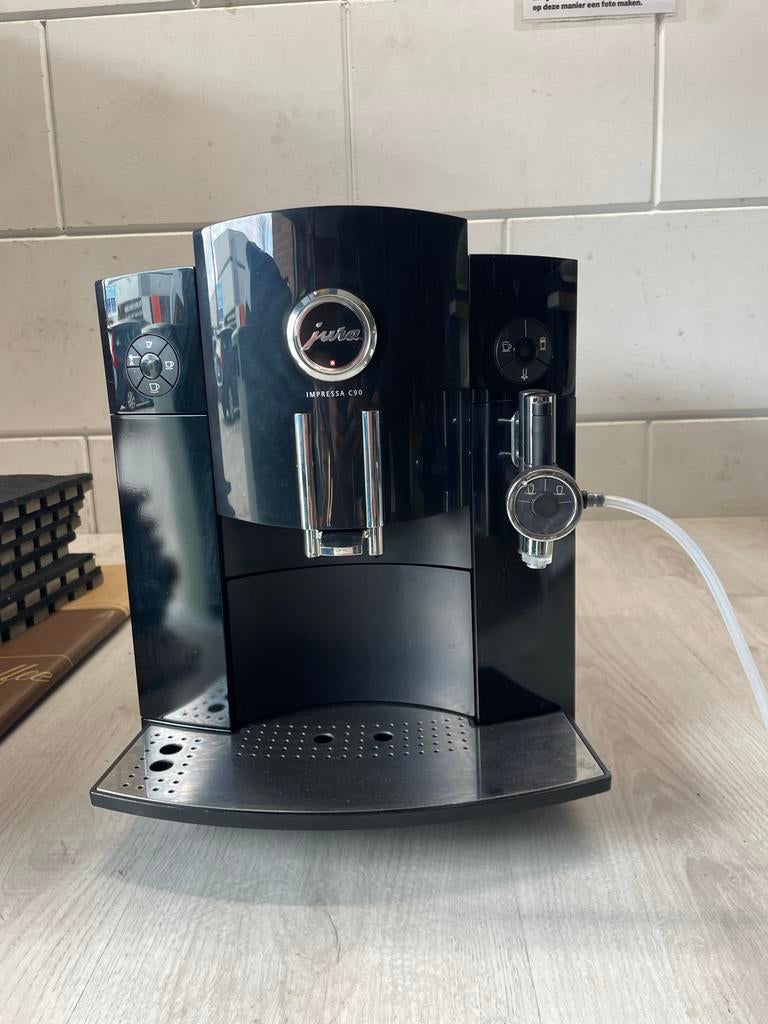 Jura Impressa C90 Volautomaat Koffiemachine, Witgoed en Apparatuur, Koffiezetapparaten, Ophalen, Afneembaar waterreservoir, Gebruikt
