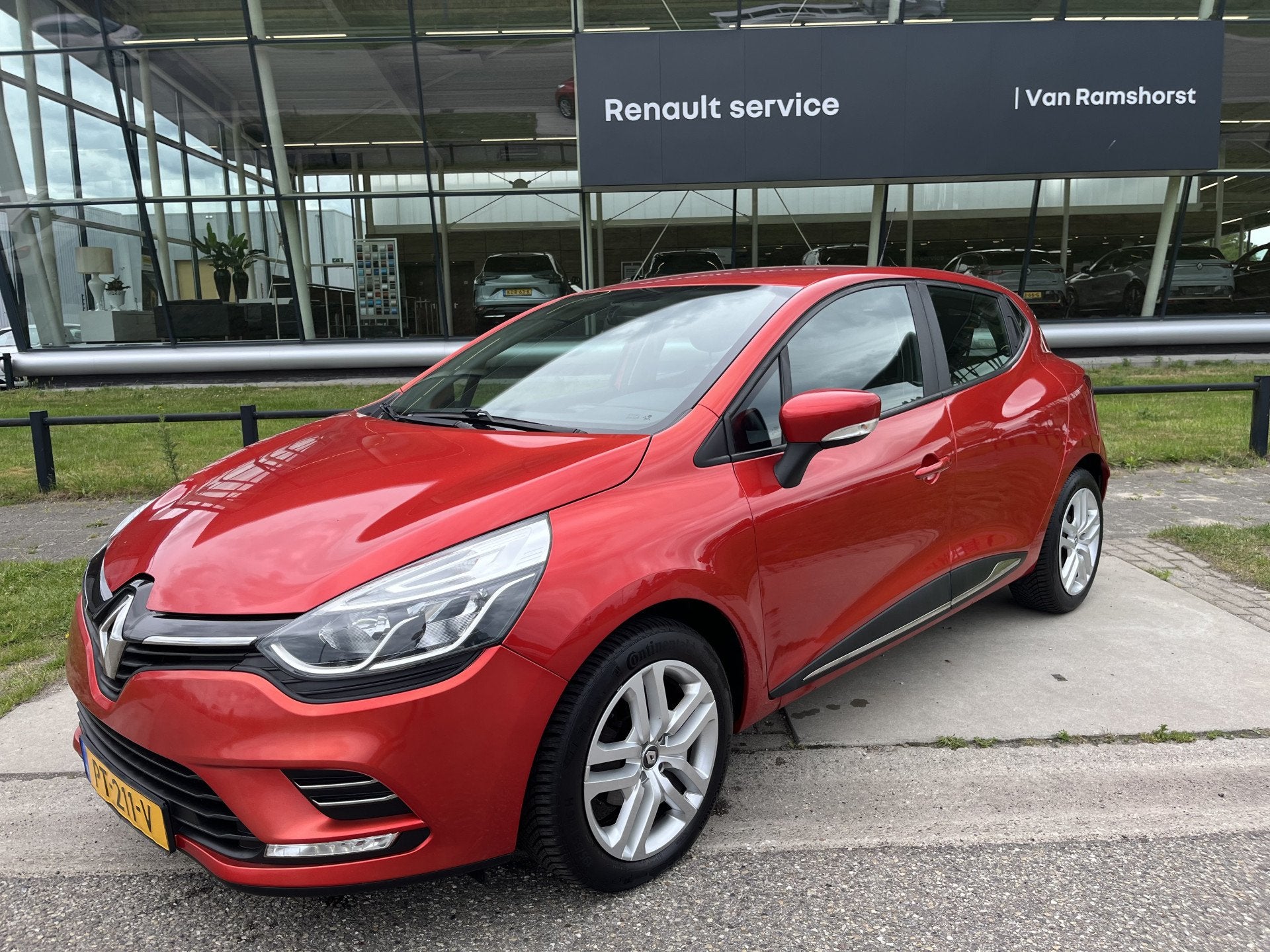 Renault Clio 0.9 TCe / Airco / (bj 2017), Voorwielaandrijving, Stof, Gebruikt, 49 €/maand