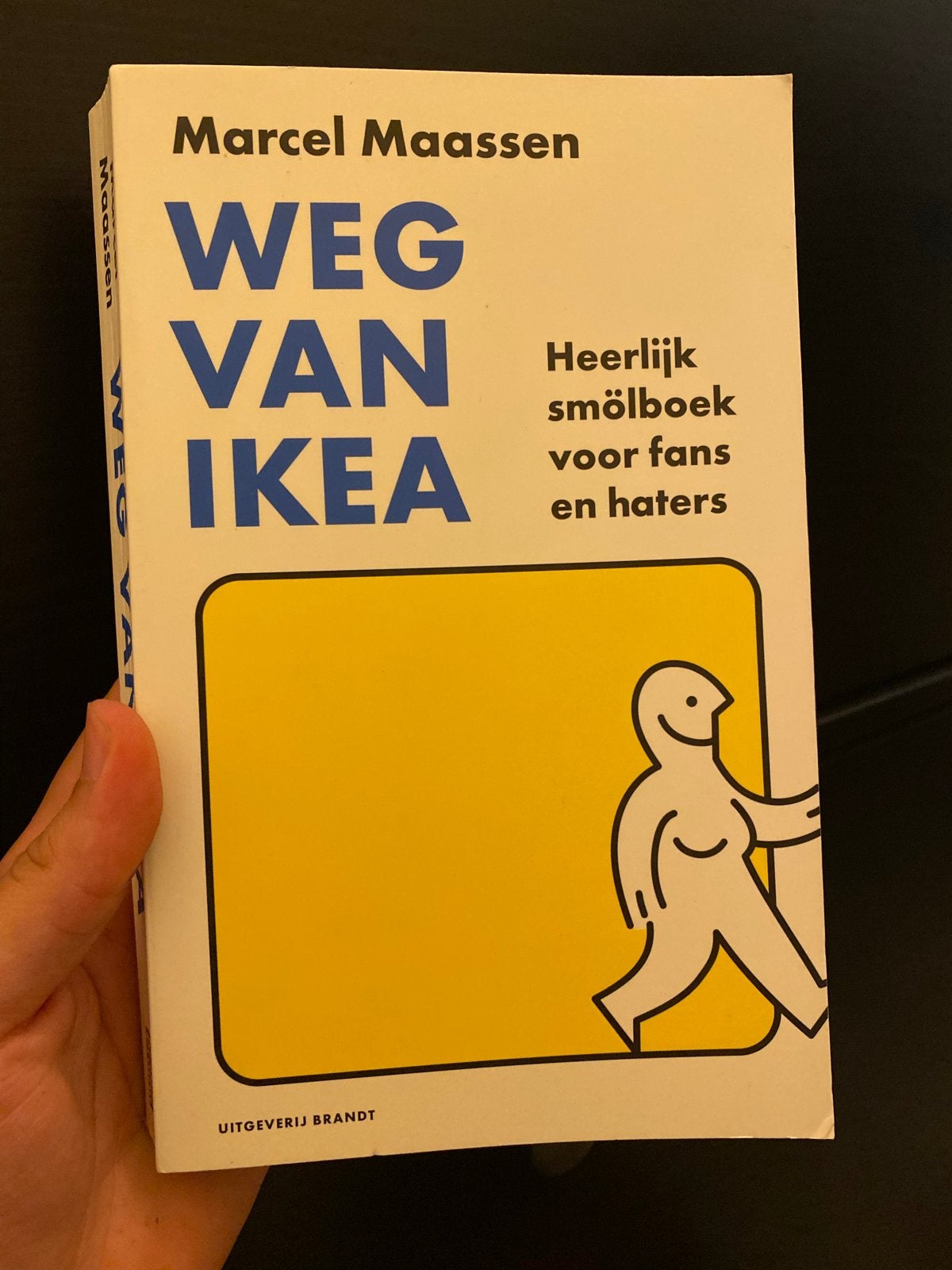 Weg van IKEA - Marcel Maassen (Heerlijk smölboek), Ophalen of Verzenden, Zo goed als nieuw, Nederland