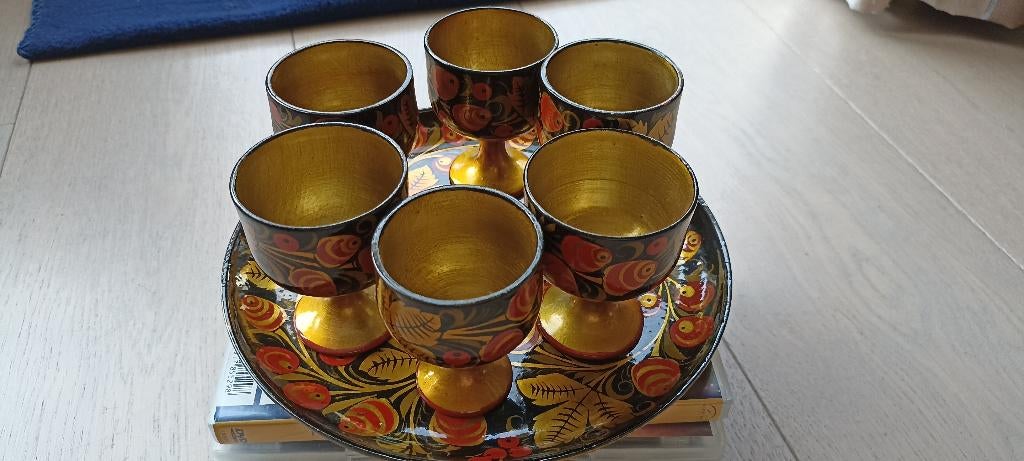 Houten Khokhloma set  traditionele borrelbekertjes, Antiek en Kunst, Ophalen of Verzenden