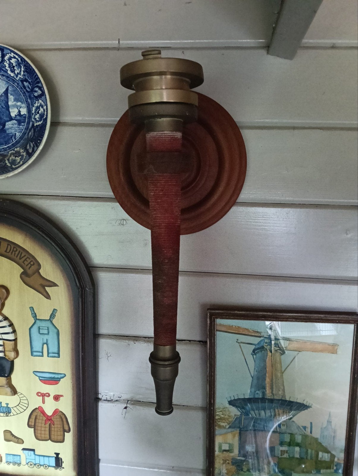antieke accessoires ..mooie lampen en brandweerslang, Ophalen