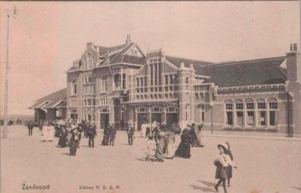Antieke Ansichtkaart Station Zandvoort - H.IJ.S.M., Ophalen of Verzenden